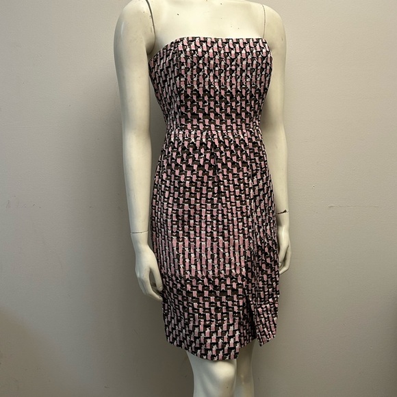 Banana Republic Silk Blend Strapless Dress in Pink and Black Pattern. Pockets - Picture 14 of 16
